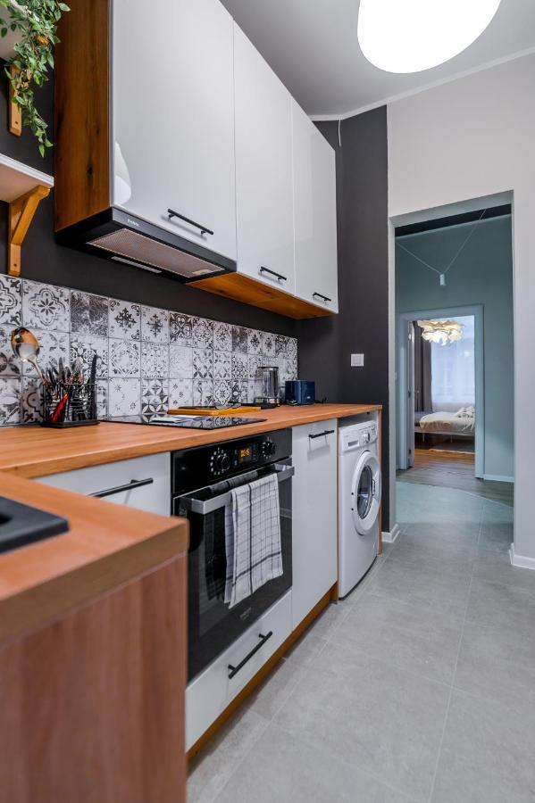 New Black & White - 2Bdr Apartment With Balcony Σόφια Εξωτερικό φωτογραφία