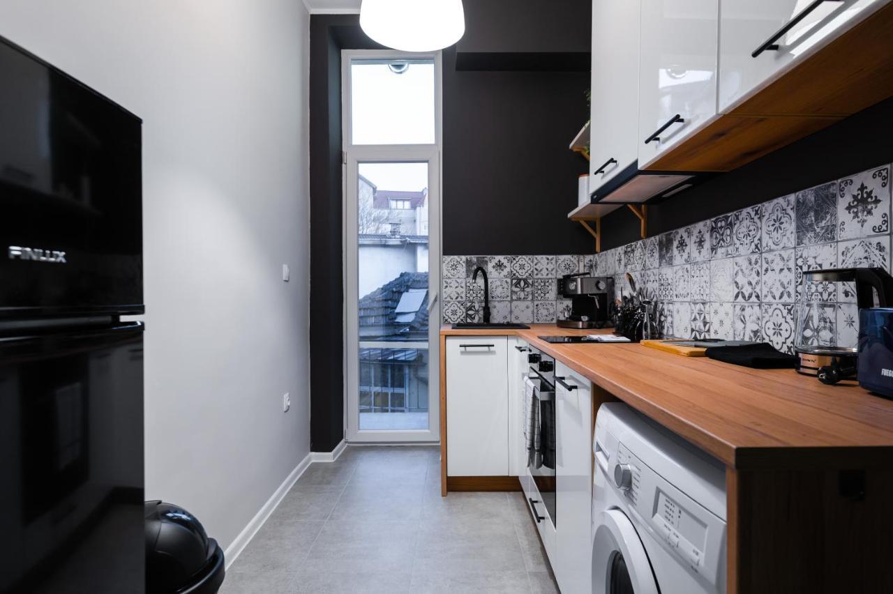 New Black & White - 2Bdr Apartment With Balcony Σόφια Εξωτερικό φωτογραφία