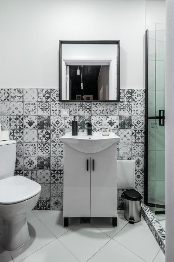 New Black & White - 2Bdr Apartment With Balcony Σόφια Εξωτερικό φωτογραφία